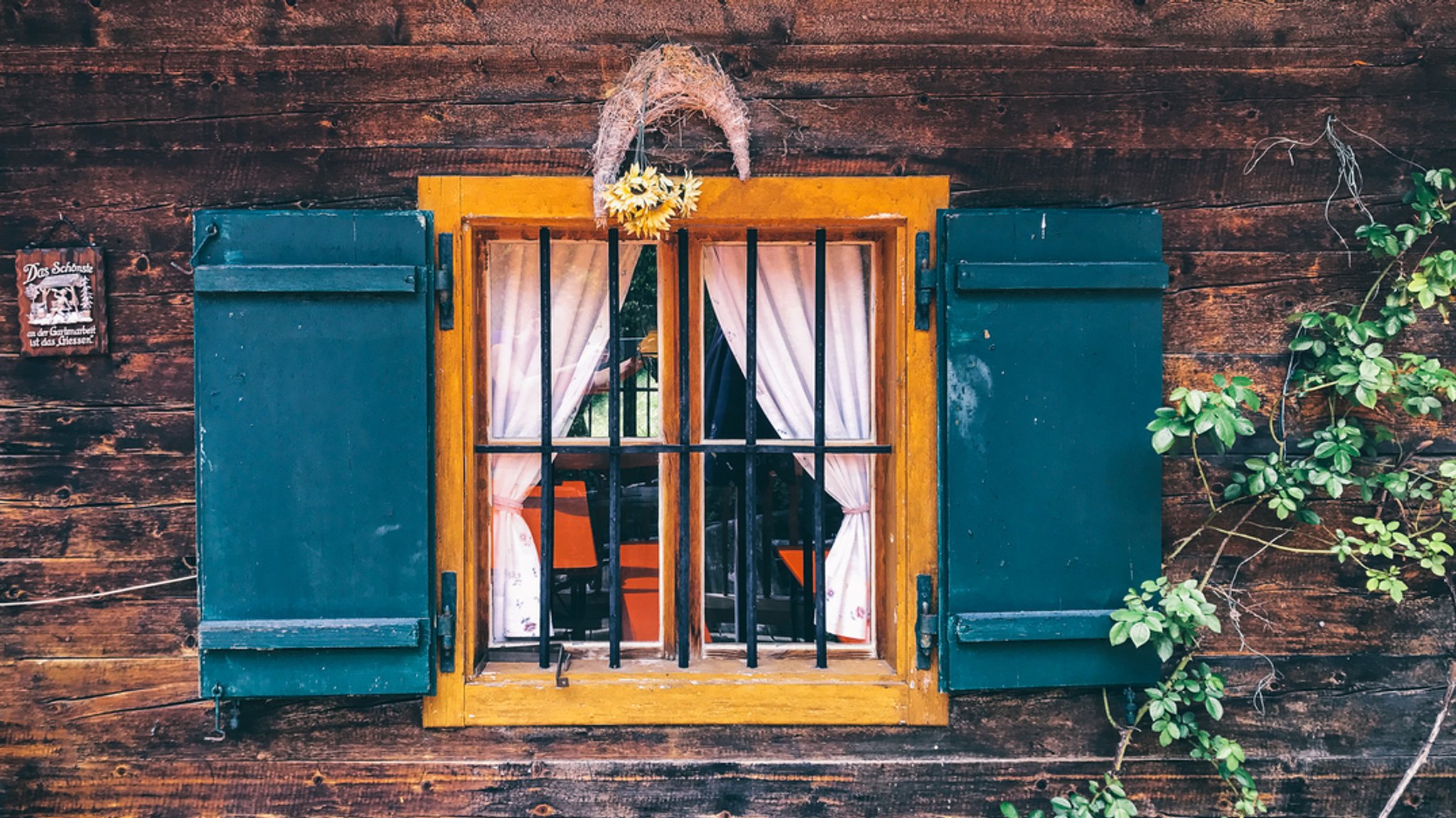 Ein Fenster einer Alm