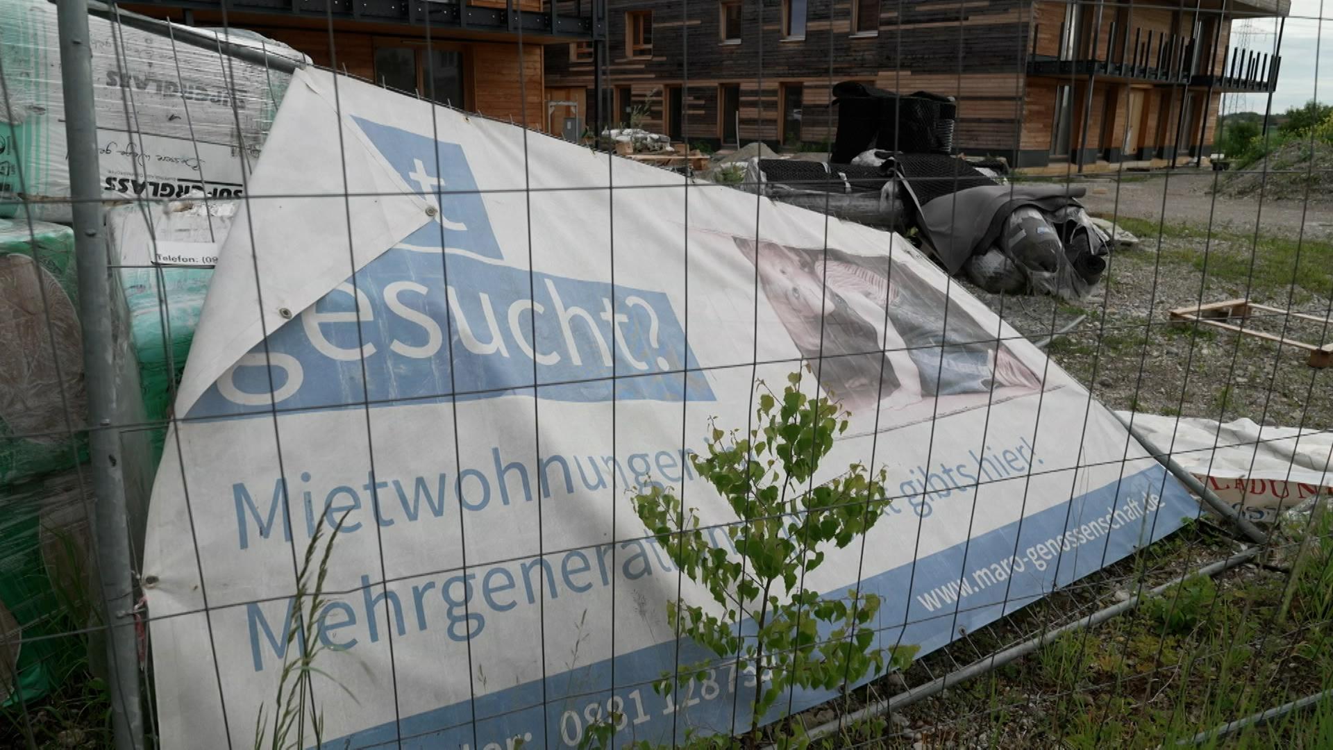 Das Bild zeigt eine lahmliegende Baustelle der MARO-Genossenschaft