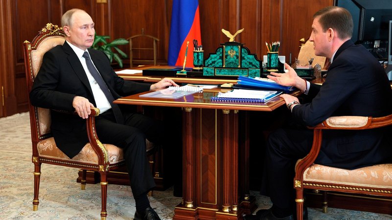 Bei einer Begegnung am 24. April 2023 | Bild: Mikhail Klimentjew/Picture Alliance Bei einer Begegnung am 24. April 2023