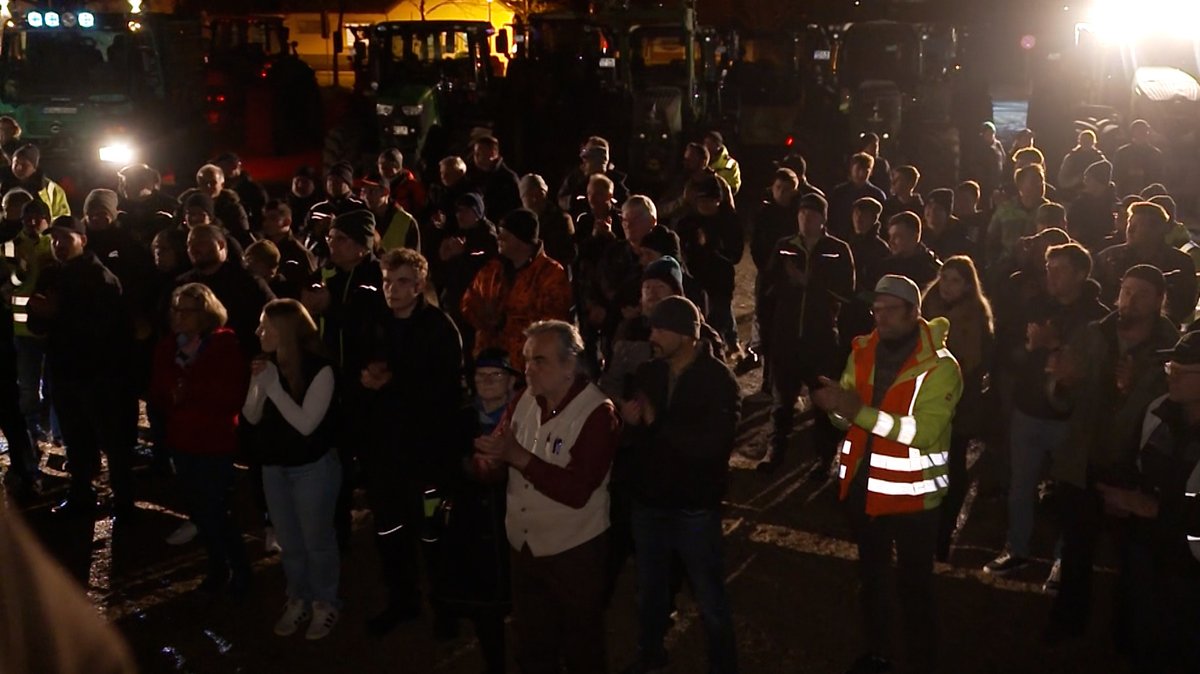 Der Fall Felßner: 100 Landwirte demonstrieren ihre Solidarität