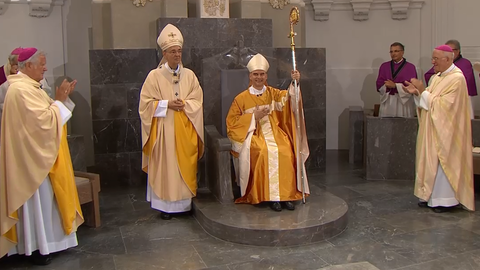 Bischofsweihe: Paul Reder ist Würzburgs neuer Weihbischof | BR24