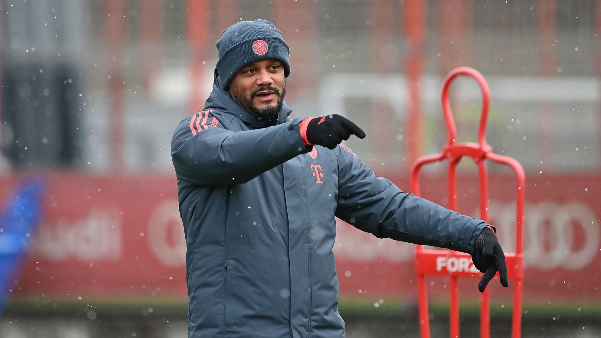 Kompany reagiert auf Hoeneß-Lob, Update zu Neuer und Gnabry