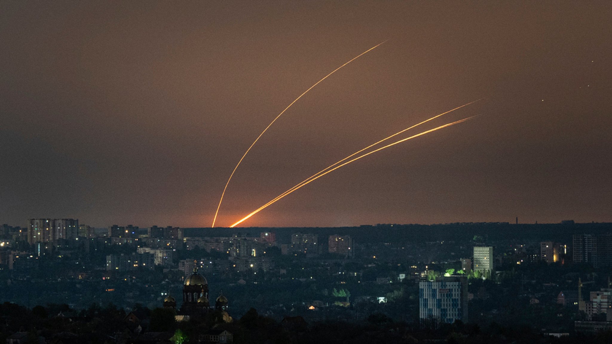 Russische Raketen werden auf Charkiw abgefeuert.