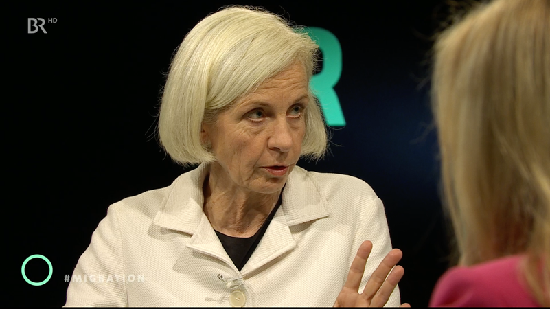 Die Krise der Demokratie habe mit dem massiven Vertrauensverlust bereits begonnen, warnte Professor Ursula Münch, Direktorin der Akademie für Politische Bildung in Tutzing. | Bild: Bayerischer Rundfunk 2024 Die Krise der Demokratie habe mit dem massiven Vertrauensverlust bereits begonnen, warnte Professor Ursula Münch, Direktorin der Akademie für Politische Bildung in Tutzing.