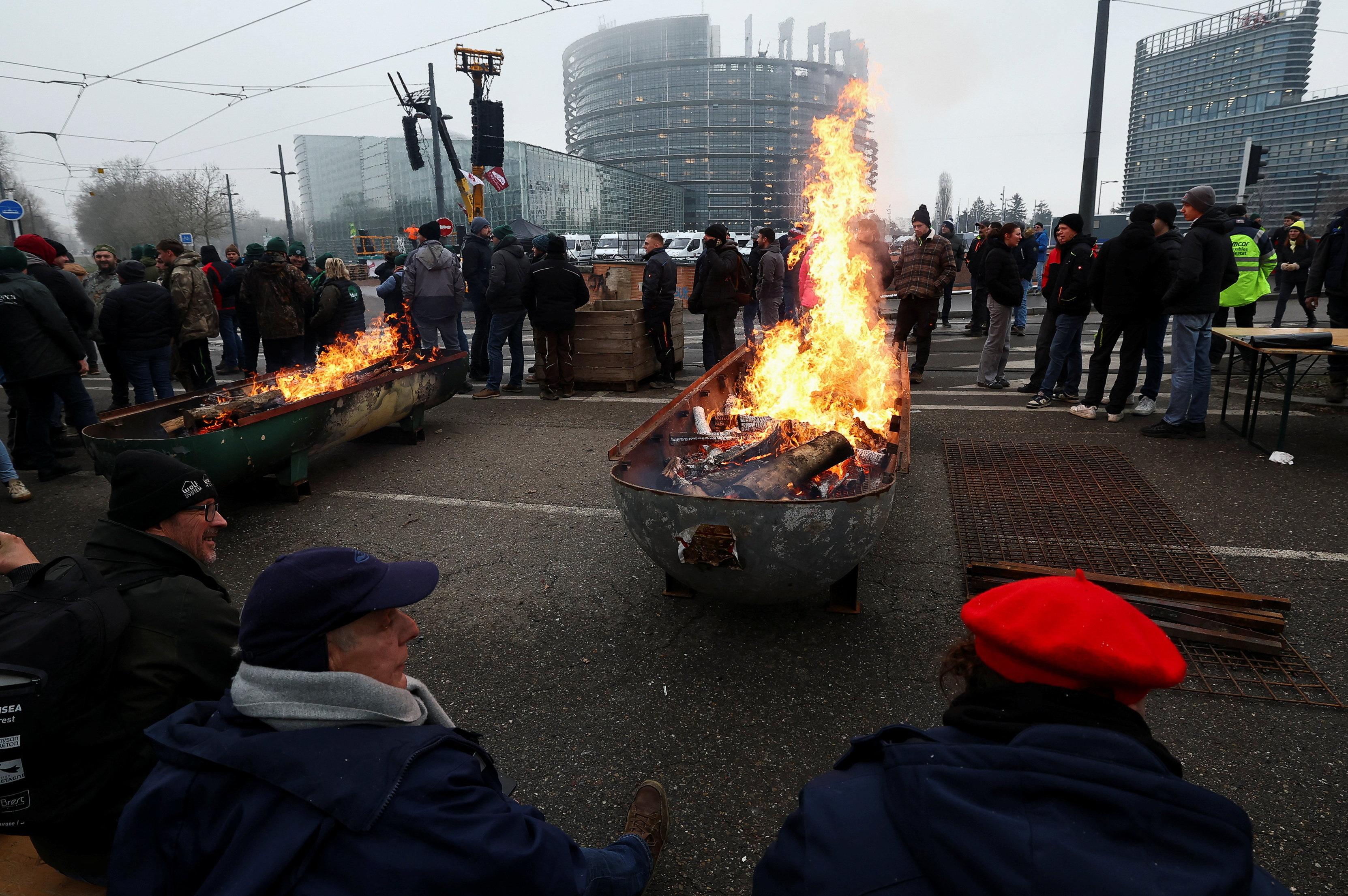 Bauernprotest gegen Mercosur vor dem EU-Parlament