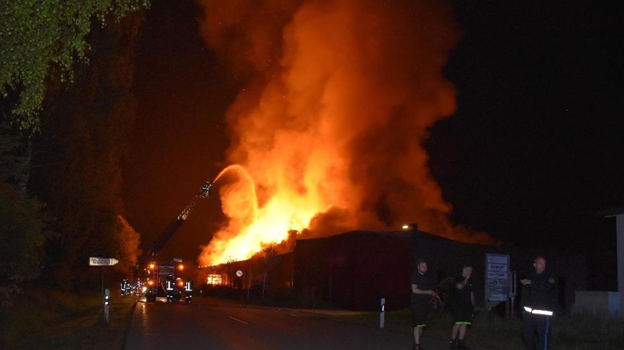 Millionenschaden bei Großbrand in Schönanger