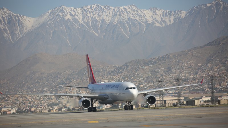 (Symbolbild) Illegale Heimatreisen von Geflüchteten stehen in Deutschland immer mehr in der Kritik. | Bild: picture alliance / Xinhua News Agency | Saifurahman Safi (Symbolbild) Illegale Heimatreisen von Geflüchteten stehen in Deutschland immer mehr in der Kritik.