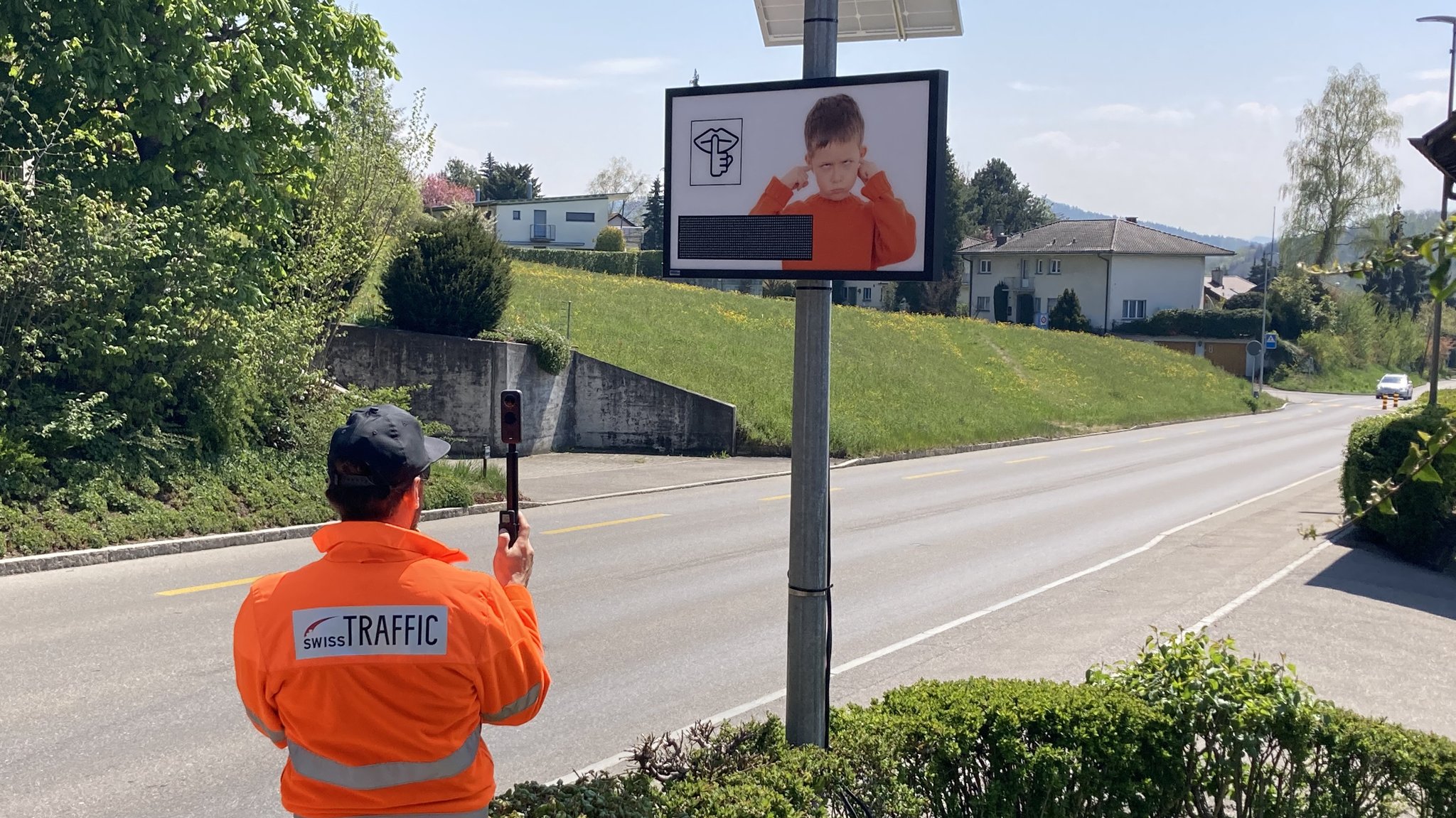 Lärm-Sensor in der Schweiz im Einsatz - noch handelt es sich um einen Prototypen.