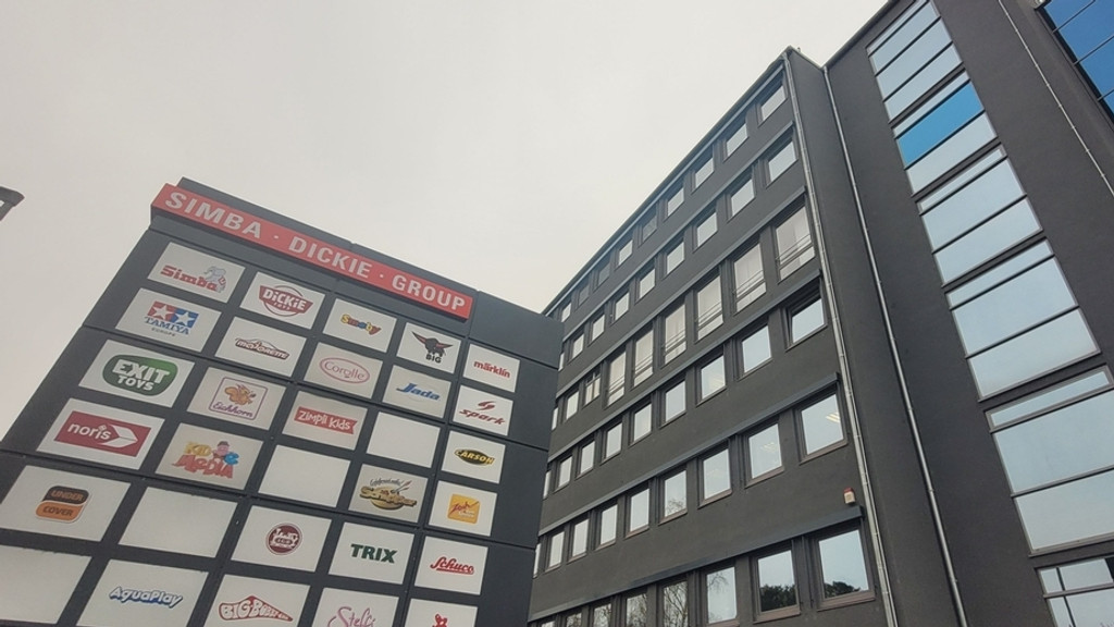 Die Firmenzentrale von Simba Dicky Group in Fürth von außen gesehen