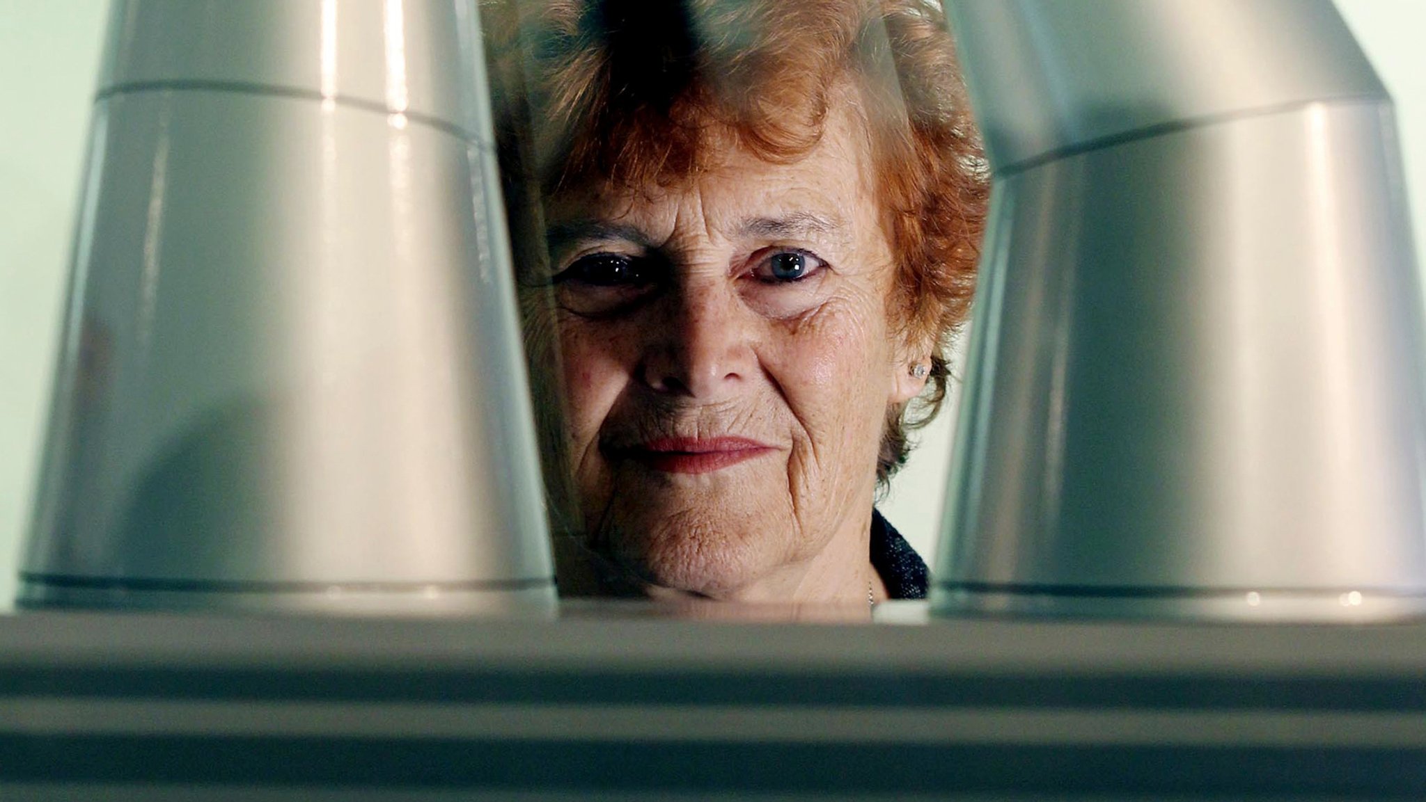 Die Künstlerin Liliane Lijn (84)