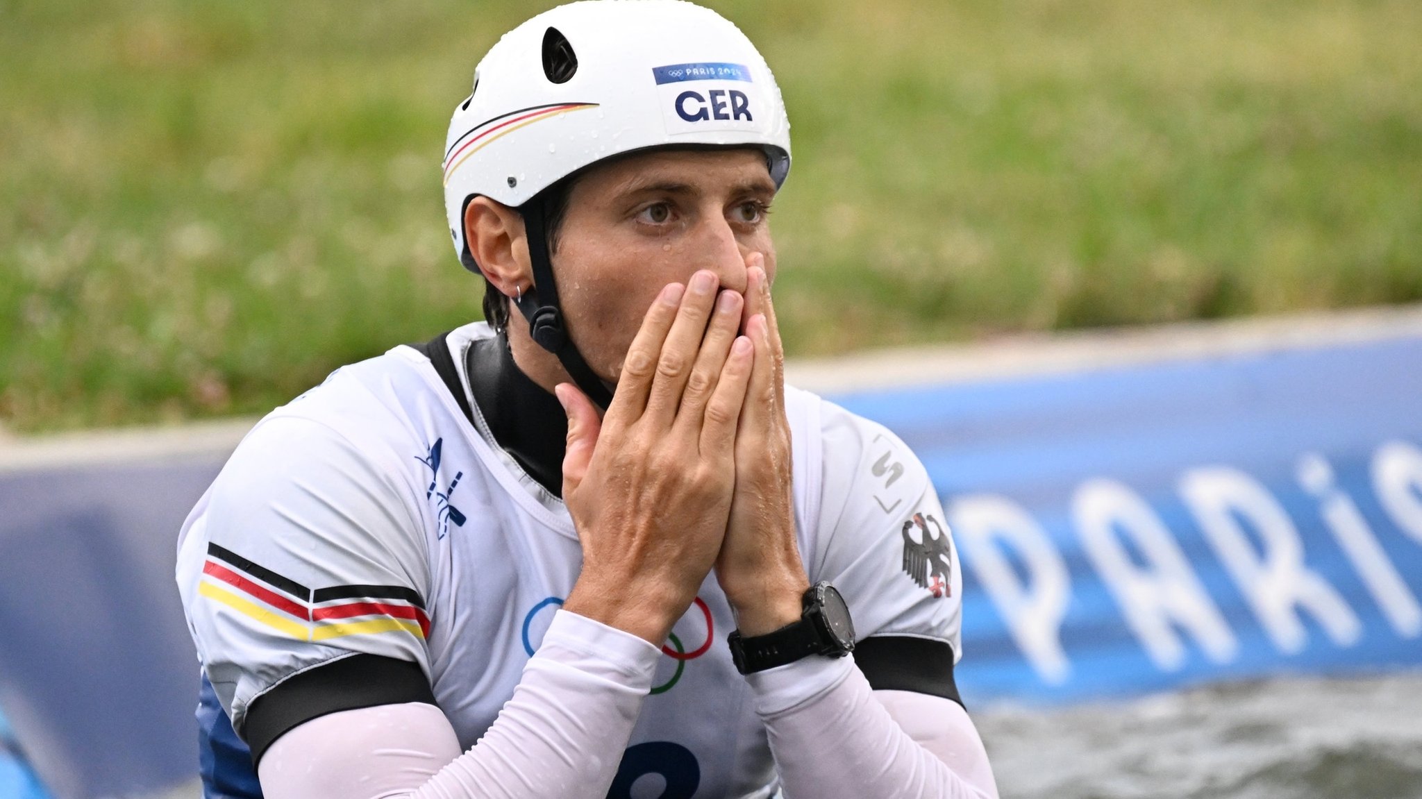 01.08.2024, Frankreich, Vaires-Sur-Marne: Olympia, Paris 2024, Kanu/Slalom, Kajak-Einer, Herren, Finale, Noah Hegge aus Deutschland ist nach seinem Lauf enttäuscht. 