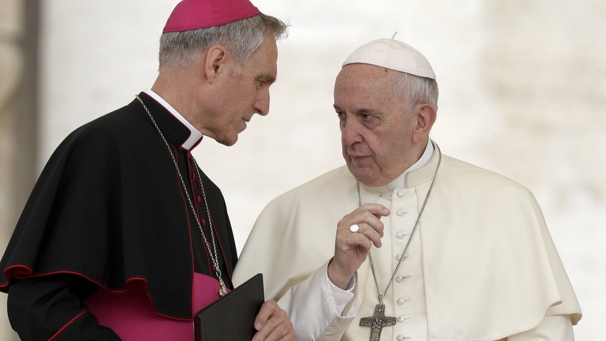 Papst-Sekretär lobt Söders Kruzifix-Vorstoß und kritisiert Marx 