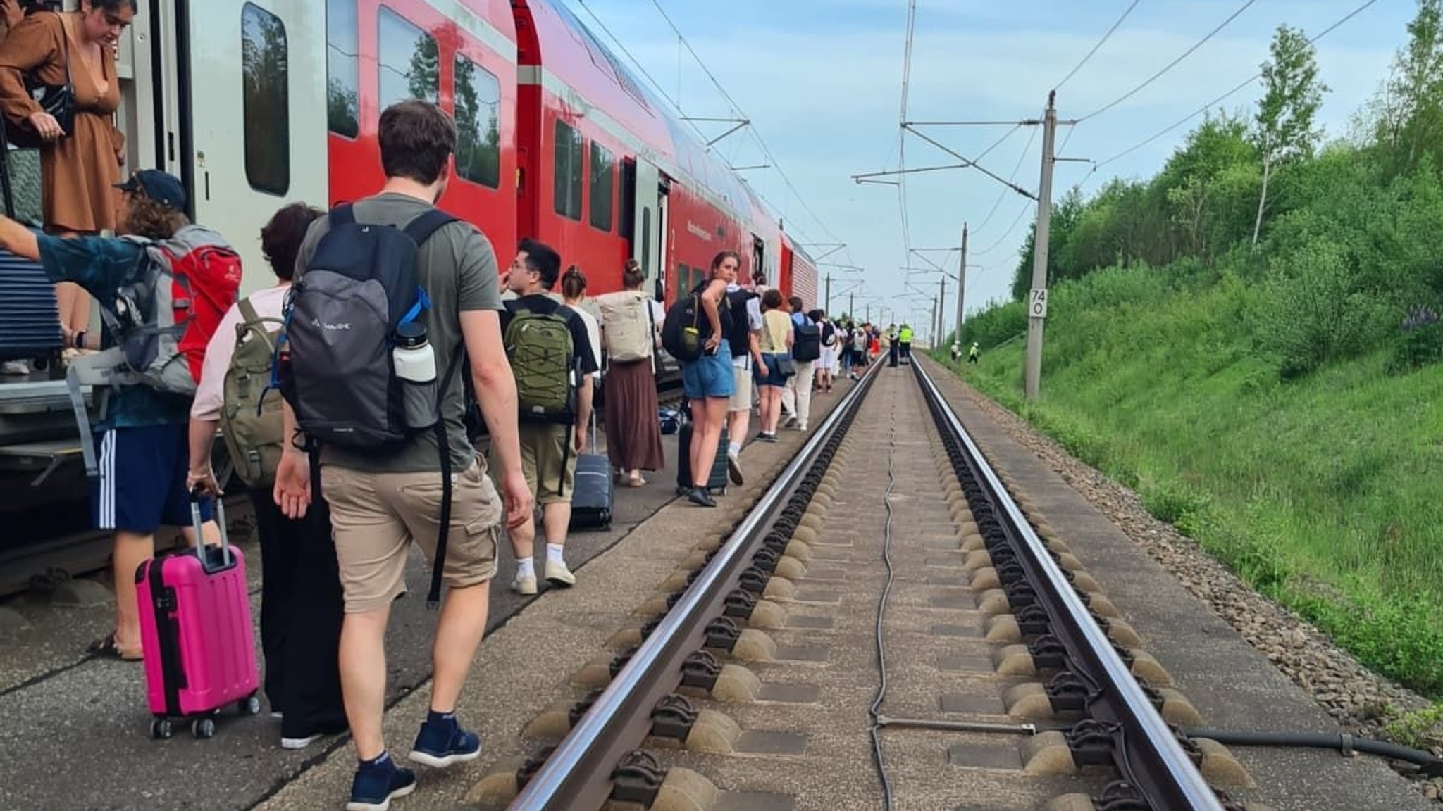 Stromausfall: Regionalzug mit 300 Passagieren evakuiert