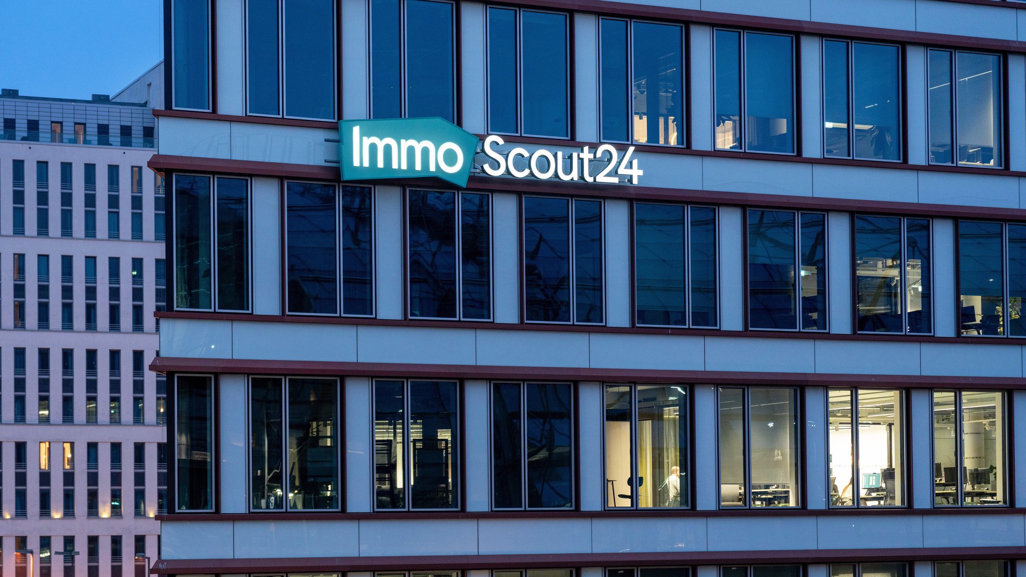 Firmensitz von ImmobilienScout24 in Berlin-Mitte. | Bild: picture alliance / Daniel Kalker | Daniel Kalker Firmensitz von ImmobilienScout24 in Berlin-Mitte.