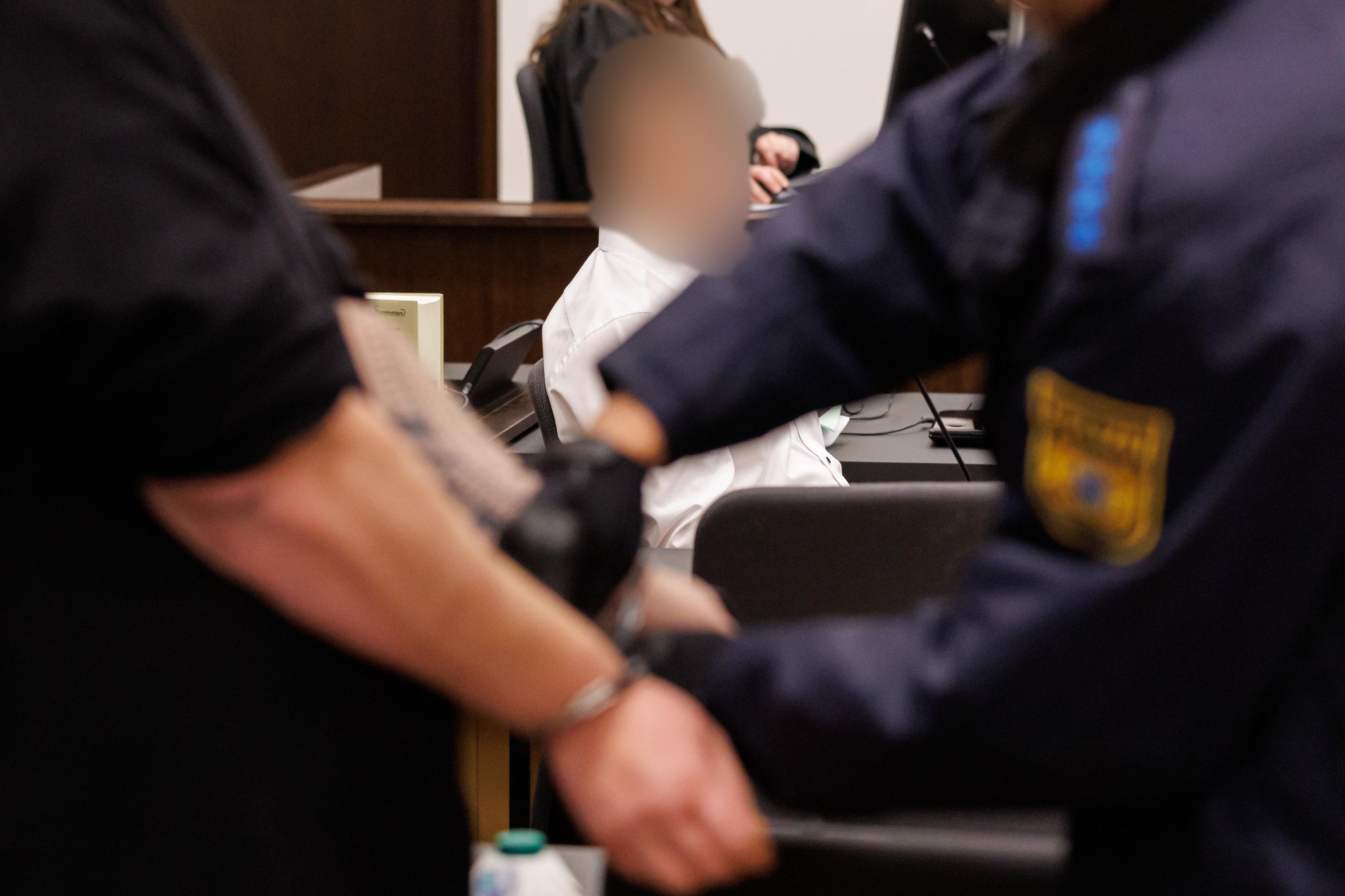 Die Staatsanwaltschaft fordert mehrjährige Haftstrafen für die Angeklagten im Pflegebetrugsprozess von Seeg.