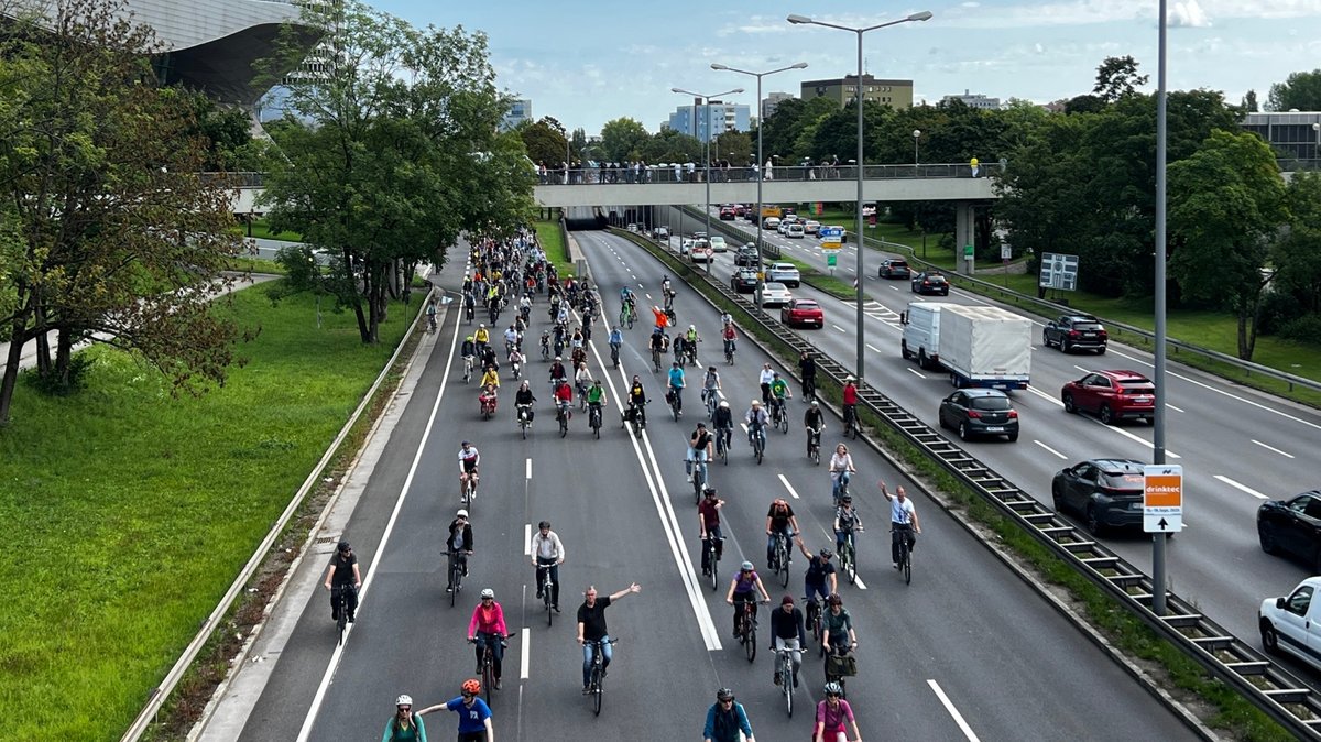 Radl-Demo in München: Rund 700 Menschen demonstrieren gegen IAA