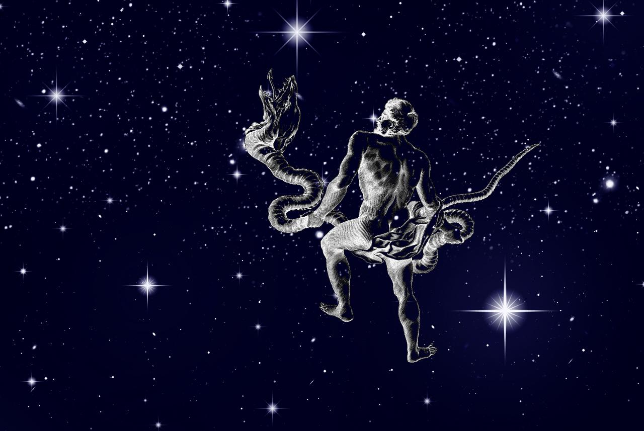 Symbolbild des Sternbilds Schlangenträger (Ophiuchus) vor dem Sternenhimmel. Das Sternbild quetscht sich zwischen Skorpion und Schütze in den Tierkreis, spielt aber bei den klassischen 12 Sternzeichen keine Rolle.