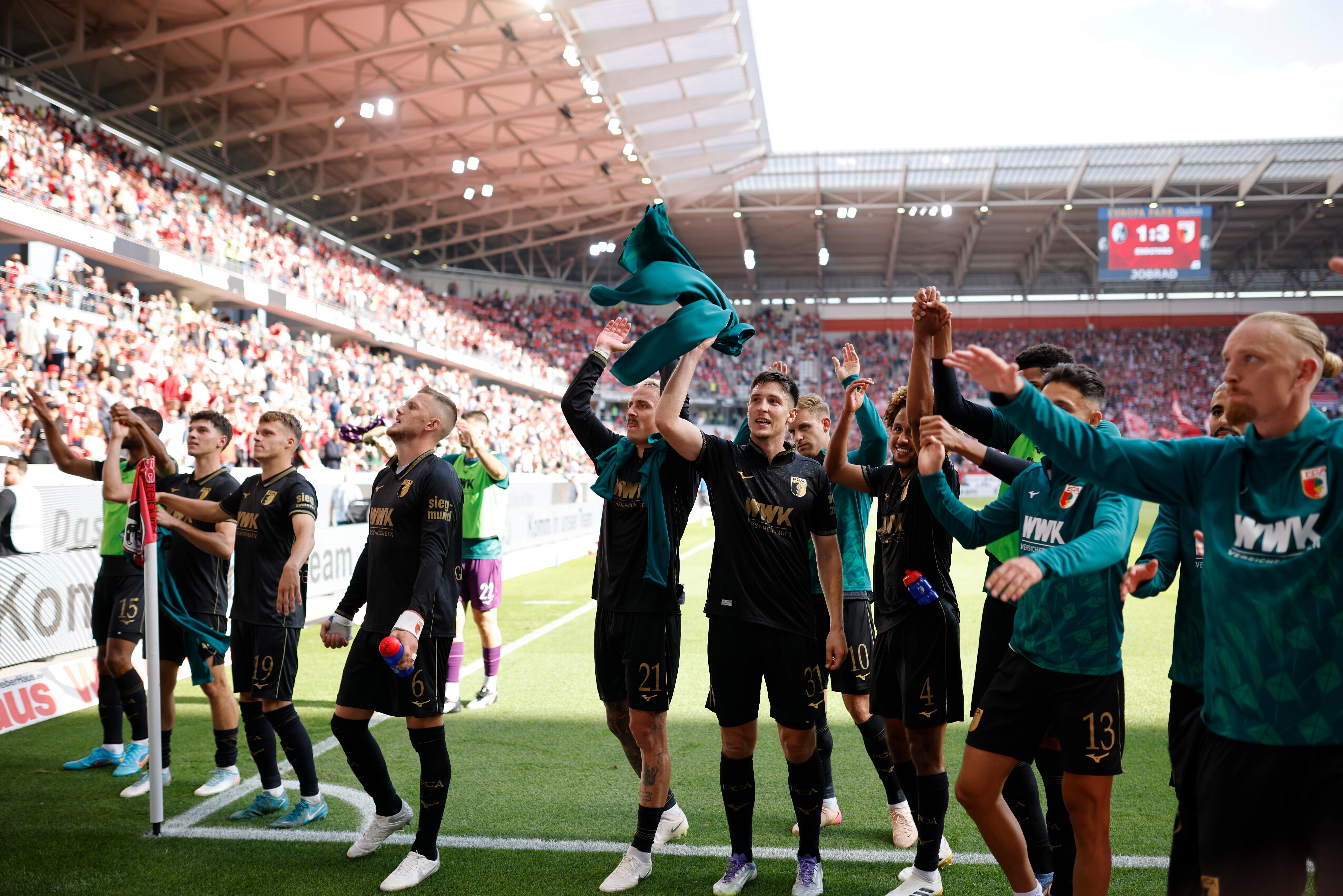 FC Augsburg jubelt in Freiburg
