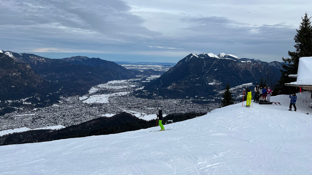 Trotz Tauwetter gute Pisten im Skigebiet Garmisch Classic 