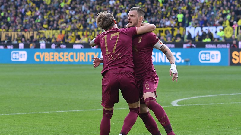 Borussia Dortmund - FC Augsburg | Bild: picture alliance/dpa/Revierfoto Borussia Dortmund - FC Augsburg