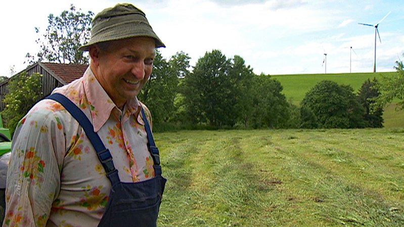 Johann Hartmann, direkter Anwohner des Windparks von Ollarzried, ist über den Bau der Windräder nicht informiert worden. | Bild: BR/Arnd Frenger Johann Hartmann, direkter Anwohner des Windparks von Ollarzried, ist über den Bau der Windräder nicht informiert worden.