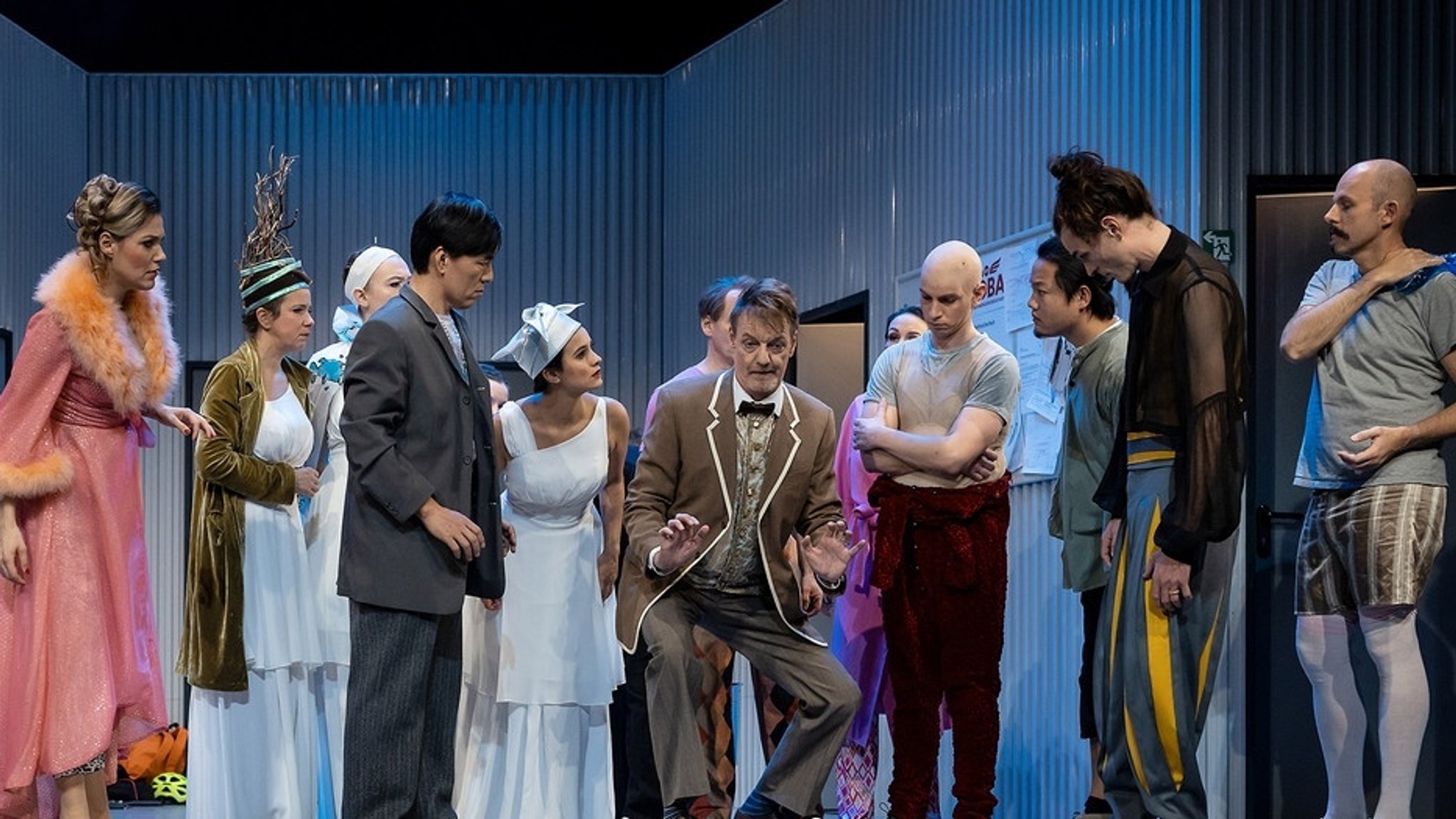 Szene aus "Ariadne auf Naxos" am Landestheater Niederbayern