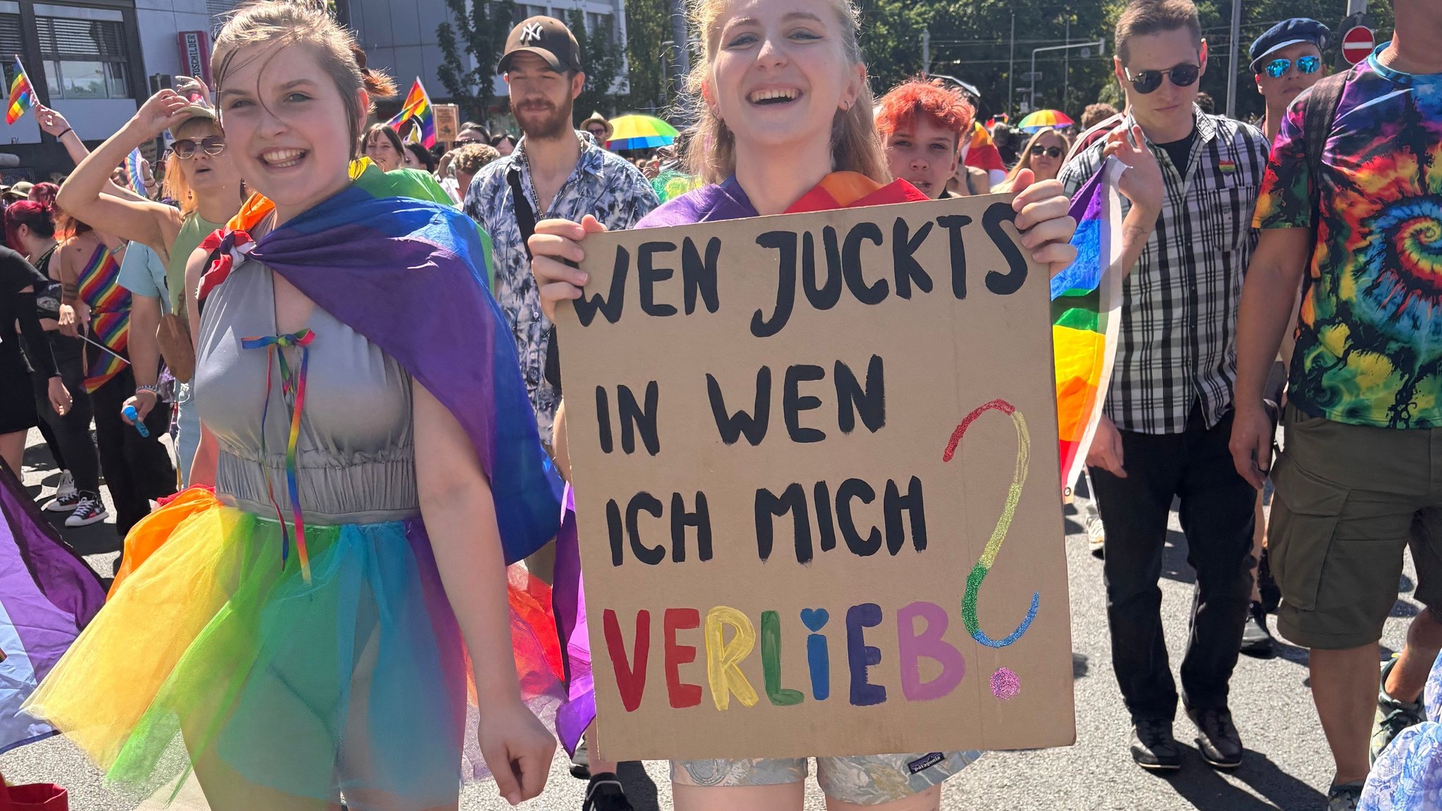 Teilnehmerrekord: Mehr als 20.000 bei CSD-Demo in Nürnberg