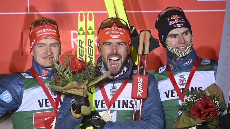 Die Nordischen Kombinierer Julian Schmid, Johannes Rydzek und Vinzenz Geiger (v.l.) | Bild: picture-alliance/dpa Die Nordischen Kombinierer Julian Schmid, Johannes Rydzek und Vinzenz Geiger (v.l.)