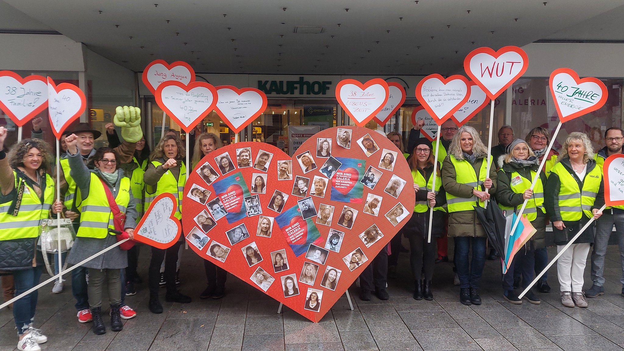 Streikaktion bei Galeria Kaufhof in Schweinfurt 