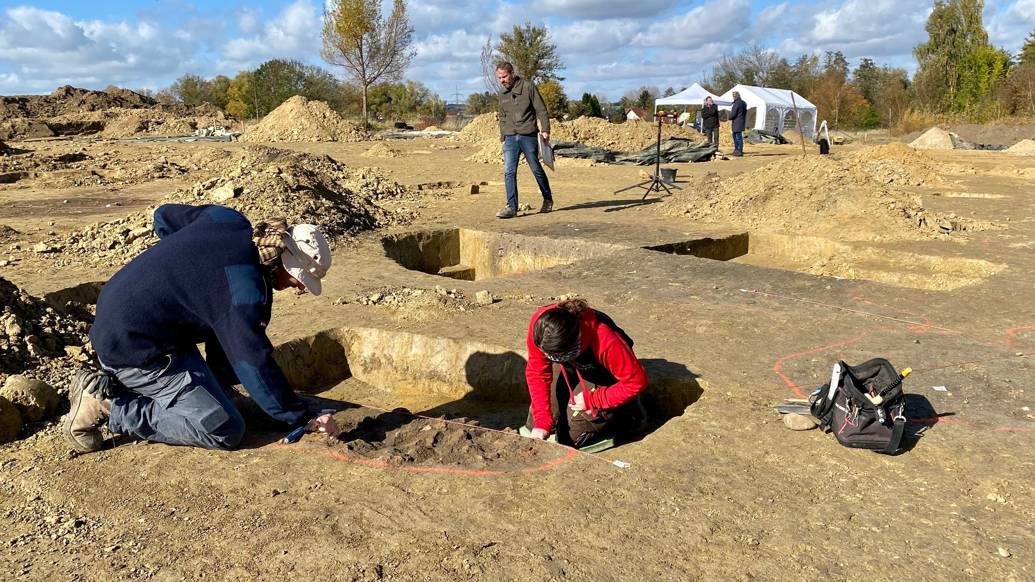 Die Archäologen bei der Arbeit