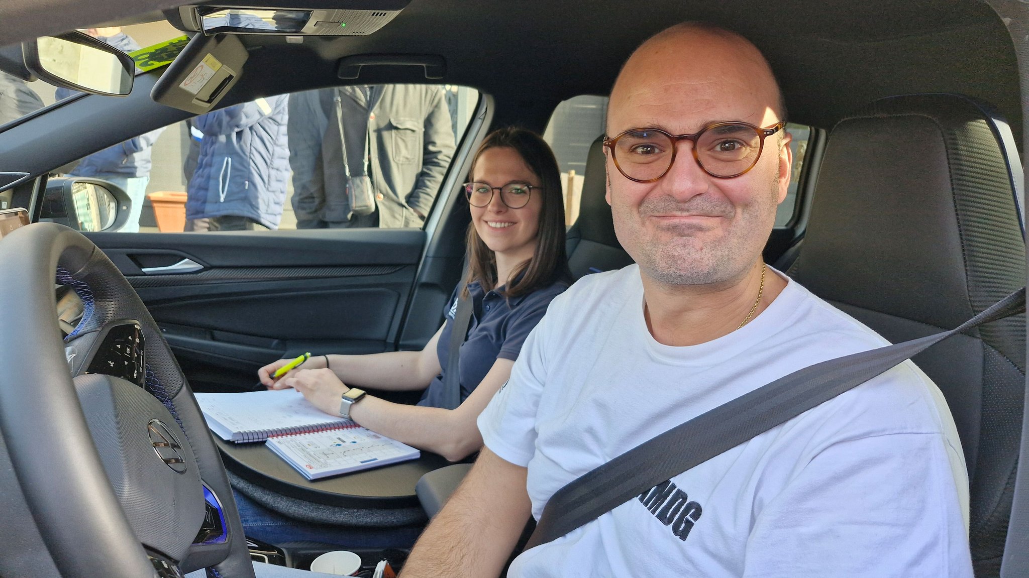 Albert von Thurn und Taxis (r) zusammen mit Beifahrerin Jara Hain