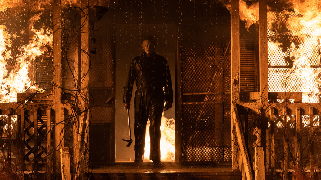 Einfach nicht tot zu kriegen: Michael Meyers in "Halloween Kills" (Filmszene). | Bild: Universal Pictures Einfach nicht tot zu kriegen: Michael Meyers in "Halloween Kills" (Filmszene).