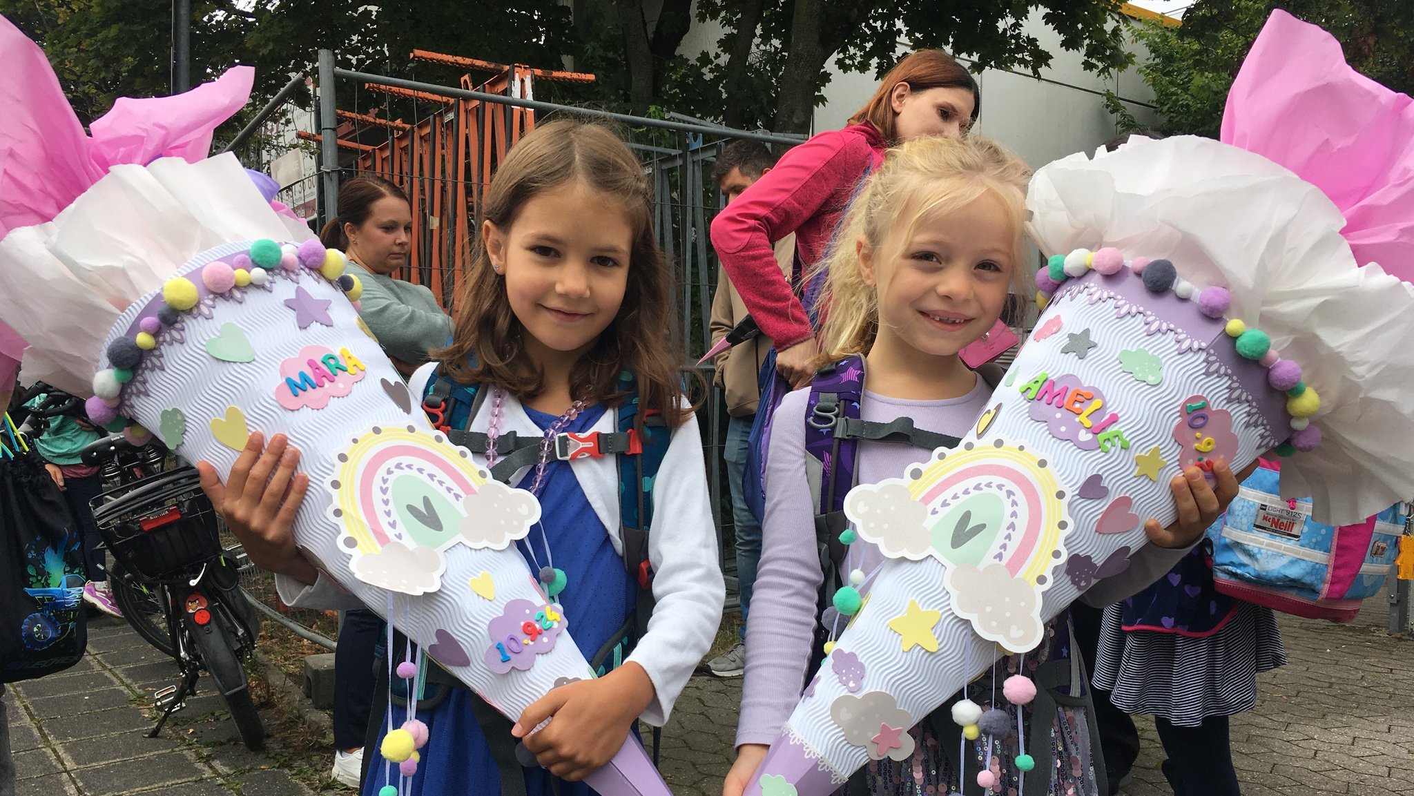 Mara Müller und Amelie Nowak (Erstklässlerinnen) 