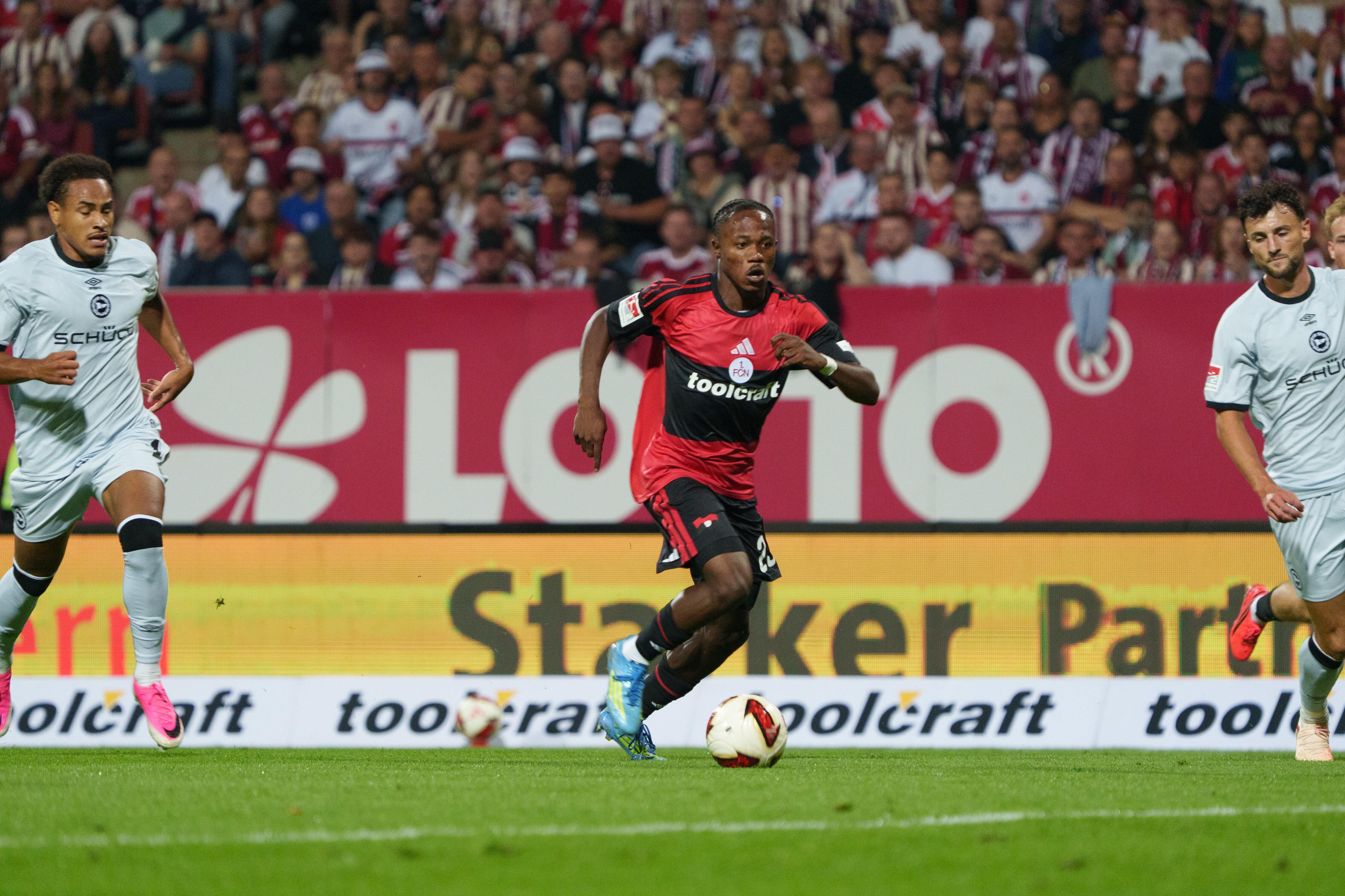 Mohamed Alì Zoma bleibt beim 1. FC Nürnberg | Bild:picture alliance / Eibner-Pressefoto | Max Vogel