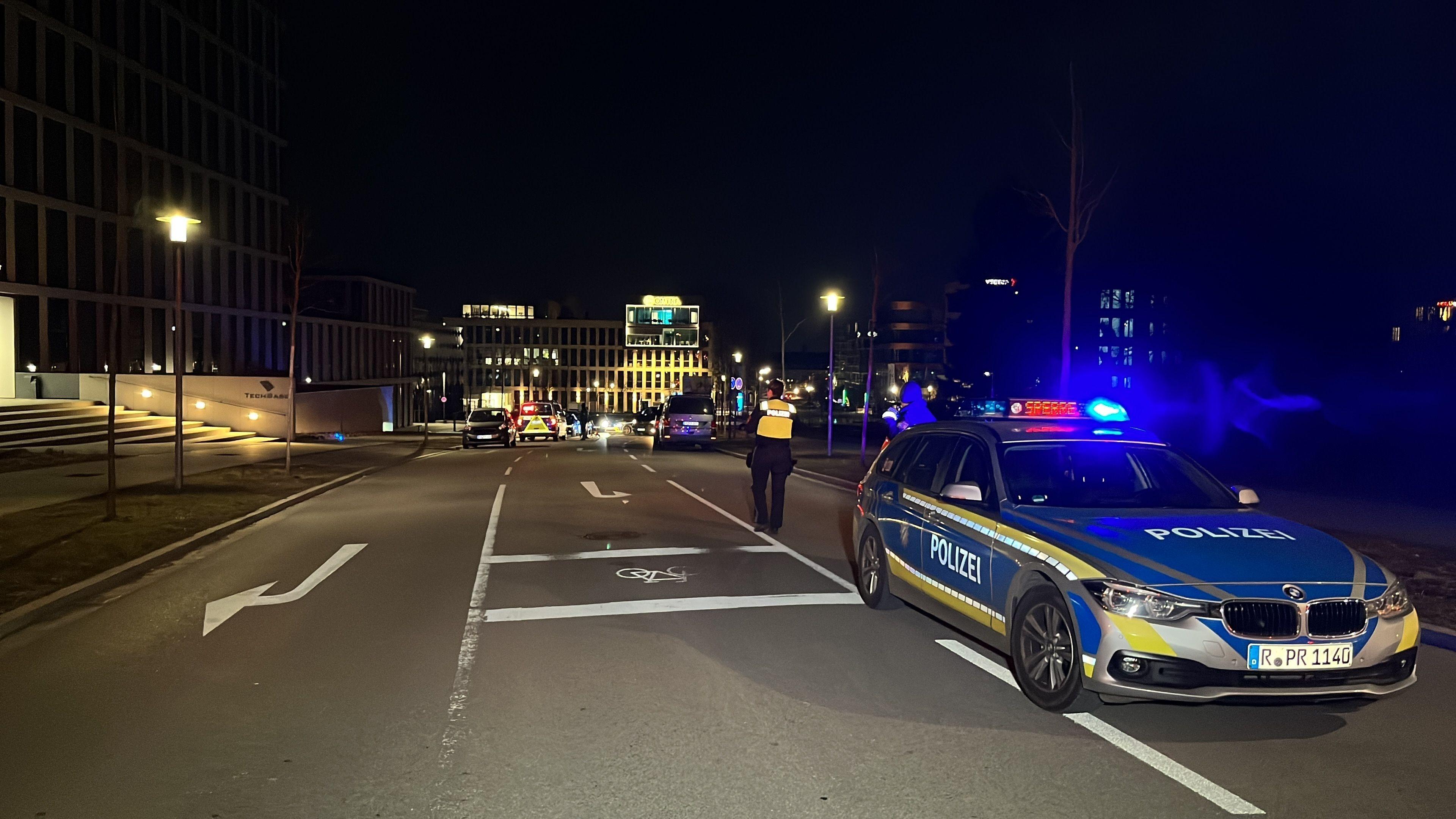 Der Mann ließ damals sein Auto zurück und flüchtete zu Fuß. Eine Suche mit einem Polizeihund und einem Hubschrauber brachte keinen Erfolg.