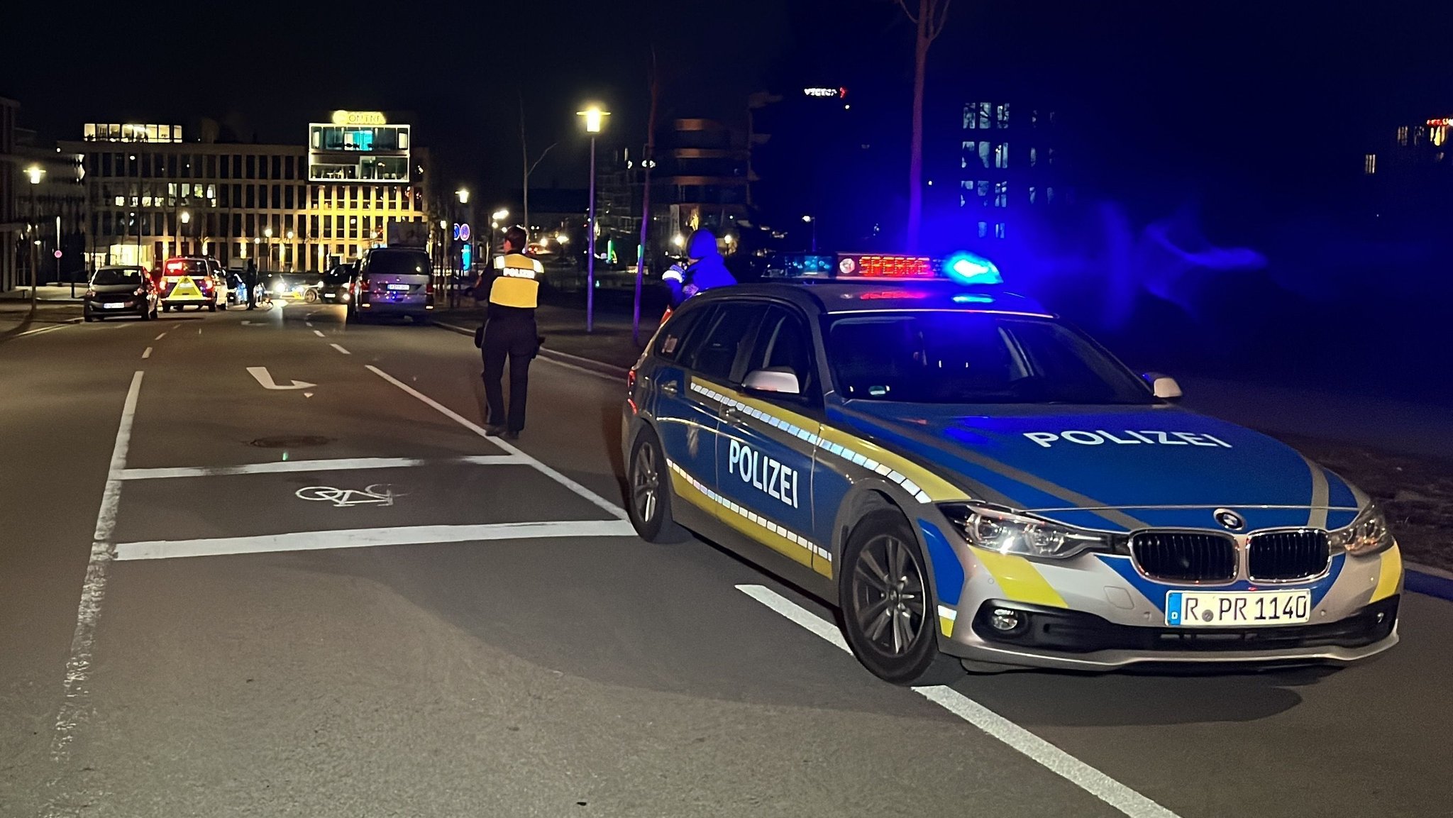 Der Mann ließ damals sein Auto zurück und flüchtete zu Fuß. Eine Suche mit einem Polizeihund und einem Hubschrauber brachte keinen Erfolg.