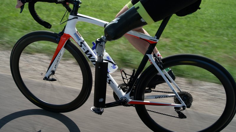 Bei Para-Sportlern entscheidet oft die Technik mit. | Bild: Bayerischer Rundfunk 2024 Bei Para-Sportlern entscheidet oft die Technik mit.