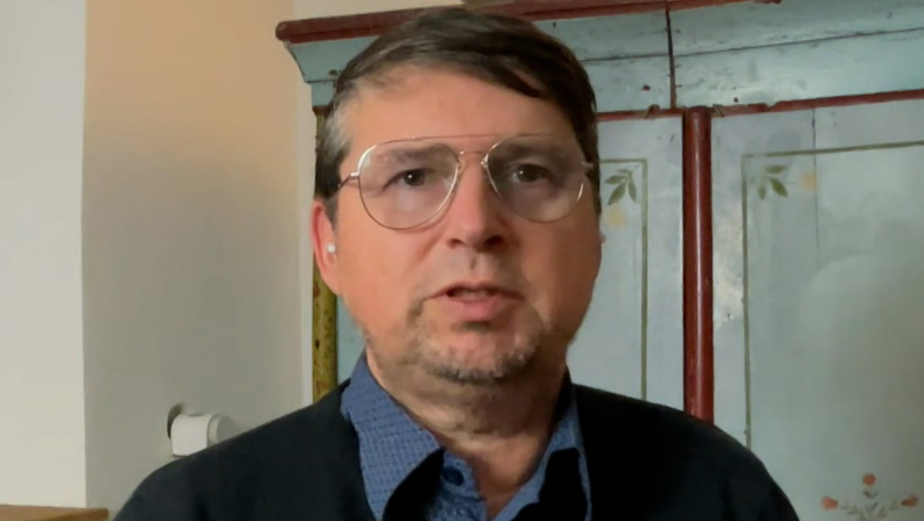 Krank an Weihnachten? Wolfgang Ritter, Landesvorsitzender des Bayerischen Hausärzteverbandes zur Versorgungslage | Bild: BR Krank an Weihnachten? Wolfgang Ritter, Landesvorsitzender des Bayerischen Hausärzteverbandes zur Versorgungslage