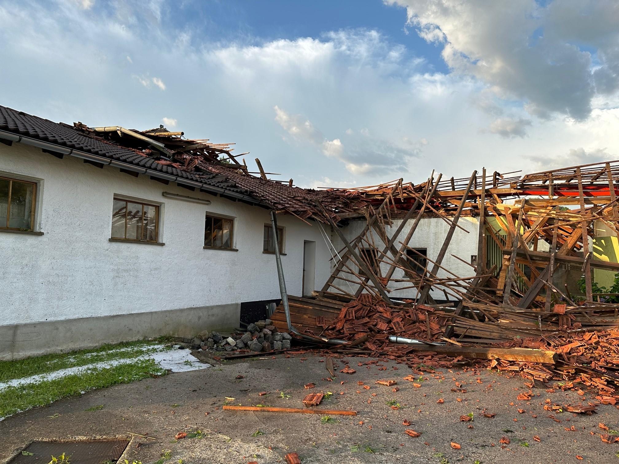 Drei Verletzte Und Zerstörte Tenne Bei Unwetter In Oberbayern | BR24