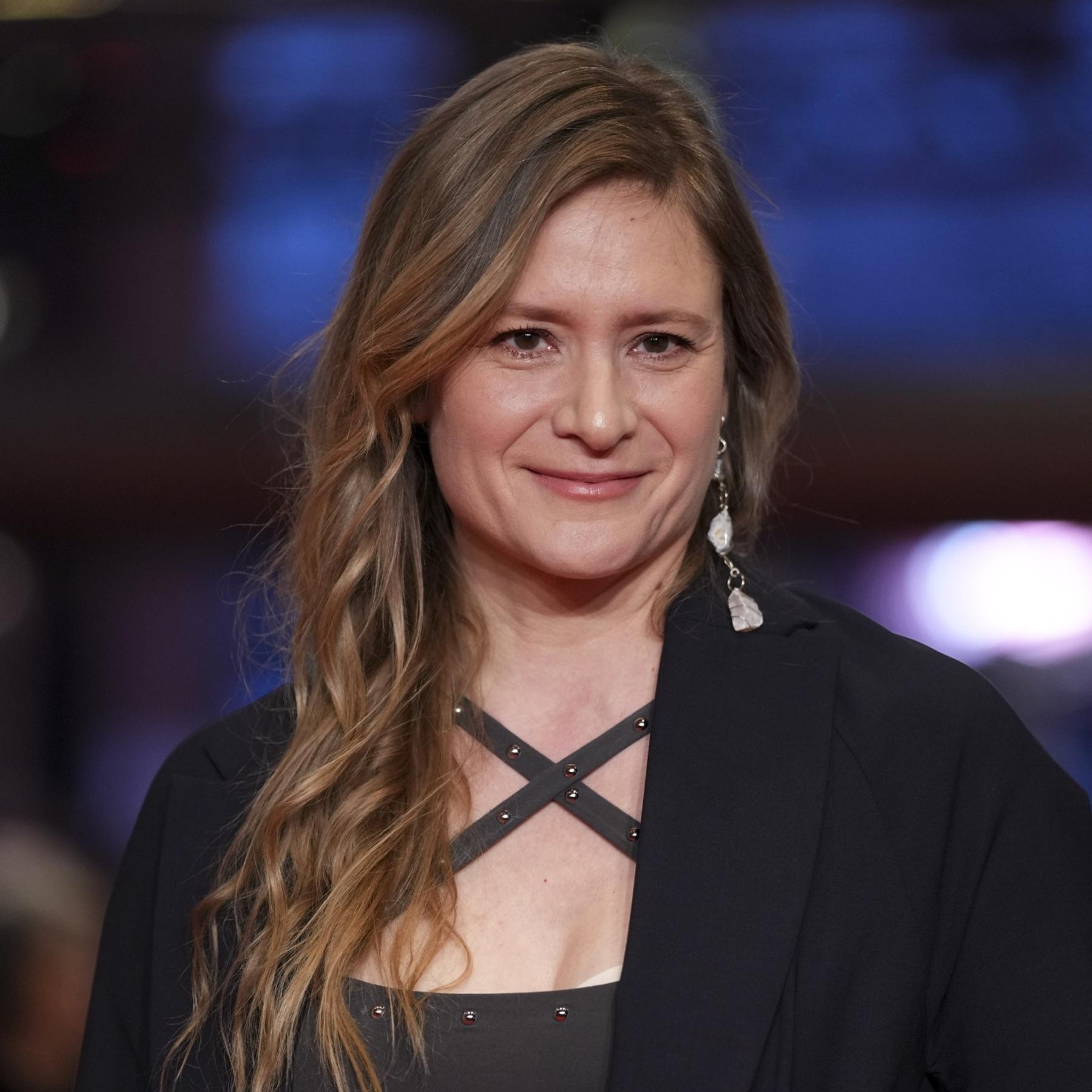 Gesellschaftssatire im Kino: "Was Marielle weiß" von Frédéric Hambalek episode artwork
