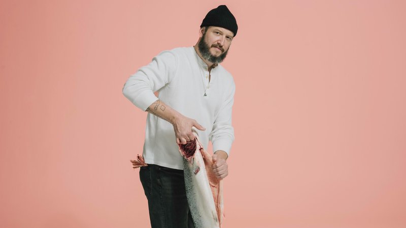 Der Sänger und Gitarrist Justin Vernon ist der Kopf hinter der US-Band Bon Iver. | Bild: Graham Tolbert Der Sänger und Gitarrist Justin Vernon ist der Kopf hinter der US-Band Bon Iver.