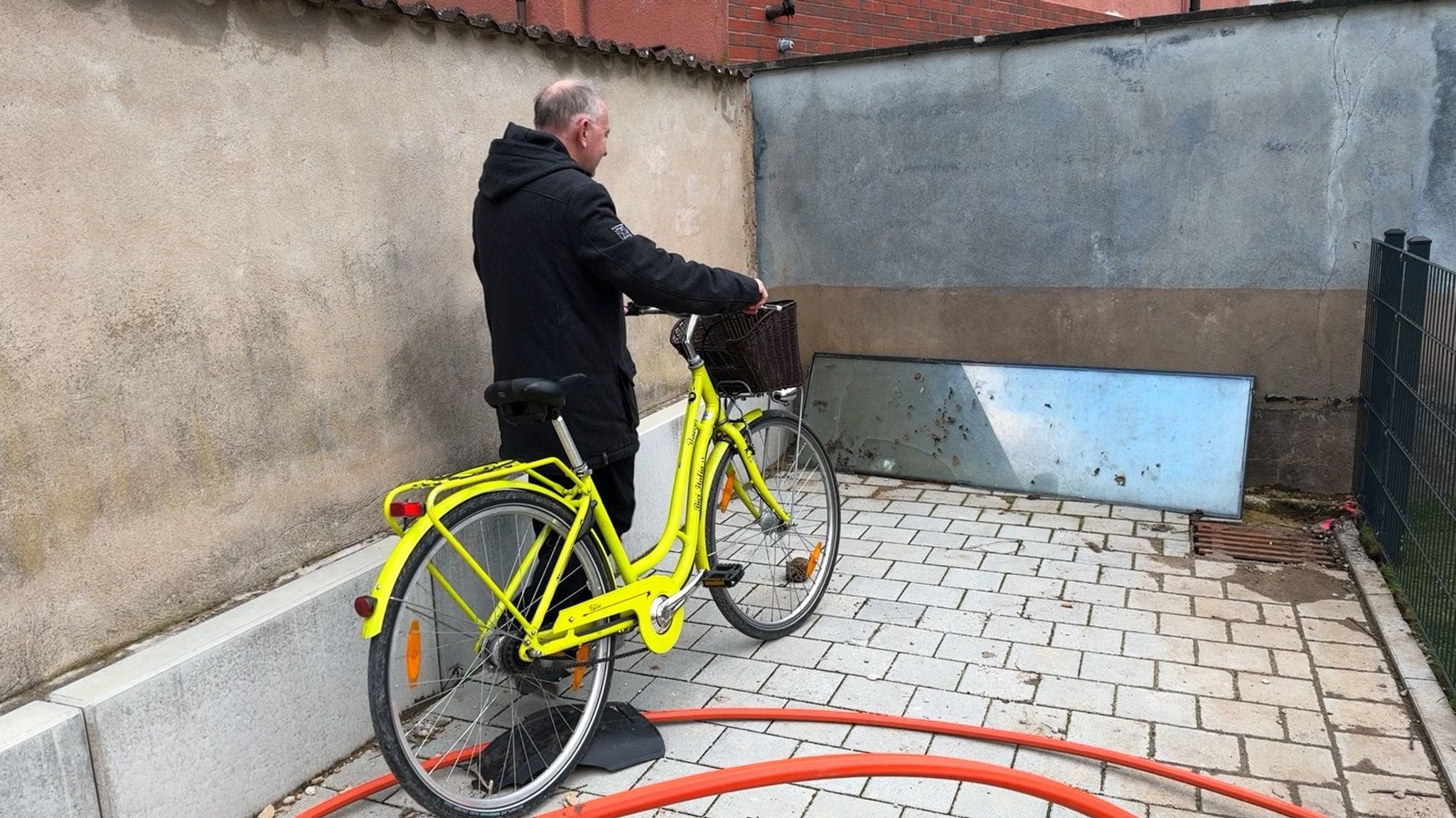 Posse in Roth: Radweg endet an einer Mauer