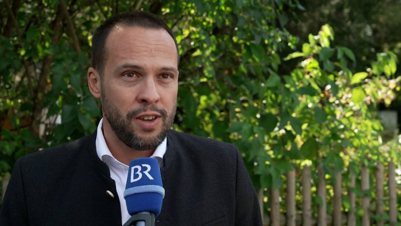 Bayerns FDP-Chef Martin Hagen fordert nach der Brandenburg-Wahl den Bruch der Ampel-Koalition in Berlin. | Bild: BR Bayerns FDP-Chef Martin Hagen fordert nach der Brandenburg-Wahl den Bruch der Ampel-Koalition in Berlin.