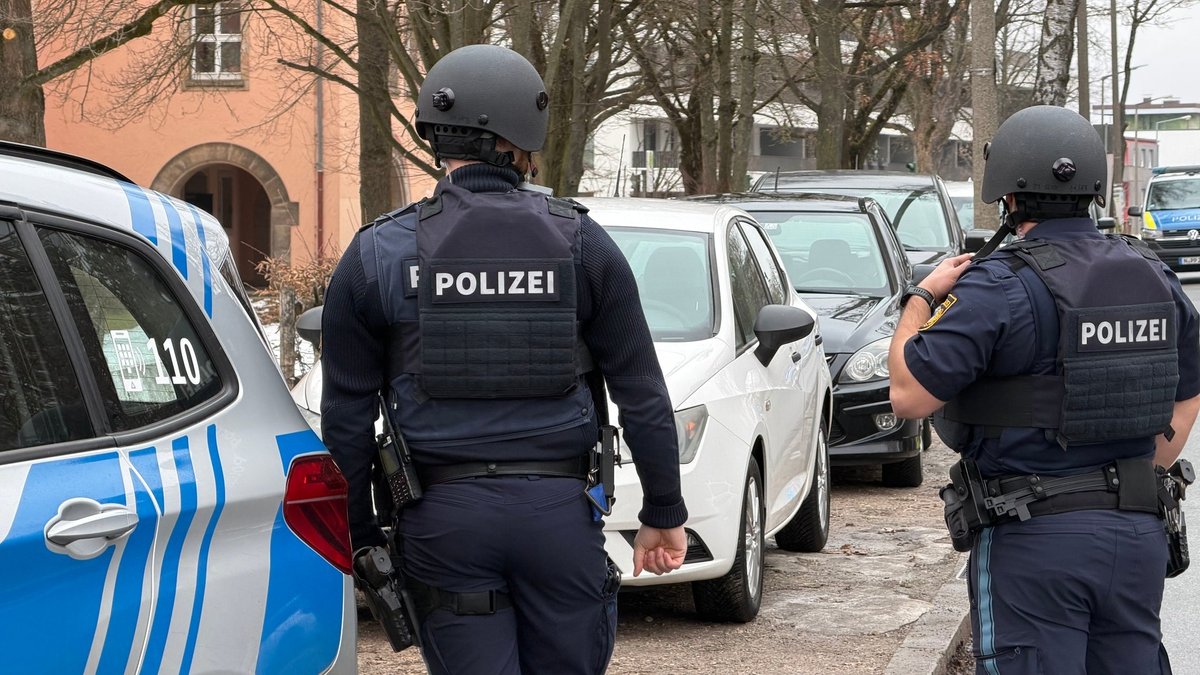 Einsatz an Nürnberger Schule: Verdächtiger festgenommen