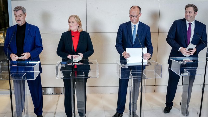 Die Spitzen der schwarz-roten Koalition v.l.n.r.: Markus Söder (CSU), Bärbel Bas (SPD), Friedrich Merz (CDU) und Lars Klingbeil (SPD). | Bild: Kay Nietfeld/dpa +++ dpa-Bildfunk +++ Die Spitzen der schwarz-roten Koalition v.l.n.r.: Markus Söder (CSU), Bärbel Bas (SPD), Friedrich Merz (CDU) und Lars Klingbeil (SPD).