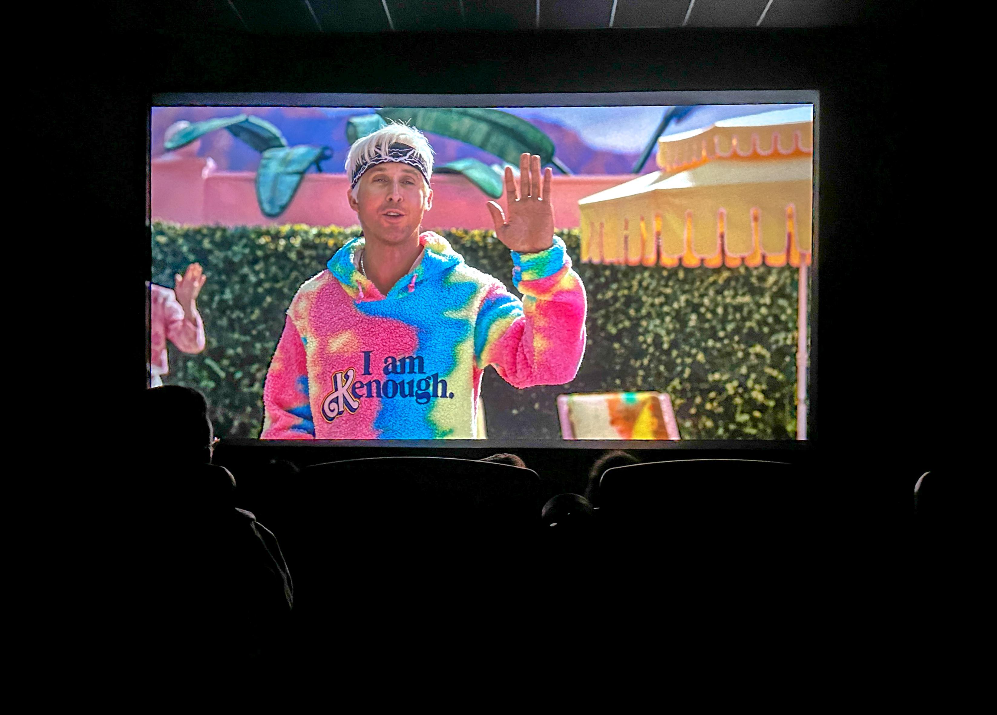 Sein Job ist "Beach": Ken (Ryan Gosling) im neuen "Barbie"-Film | Bild:picture alliance / ZUMAPRESS.com | Amy Katz