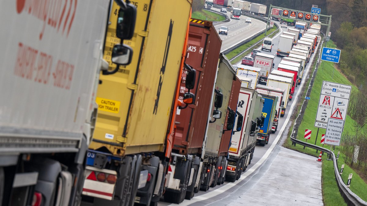 Blockabfertigung in Tirol: Wann sich 2026 Lkw stauen können
