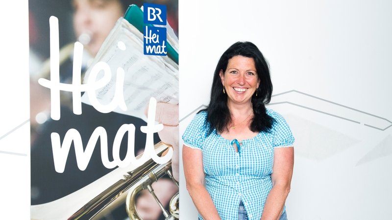 Kräuterexpertin Astrid Süßmuth. | Bild: BR/Ulrike Kreutzer Kräuterexpertin Astrid Süßmuth.