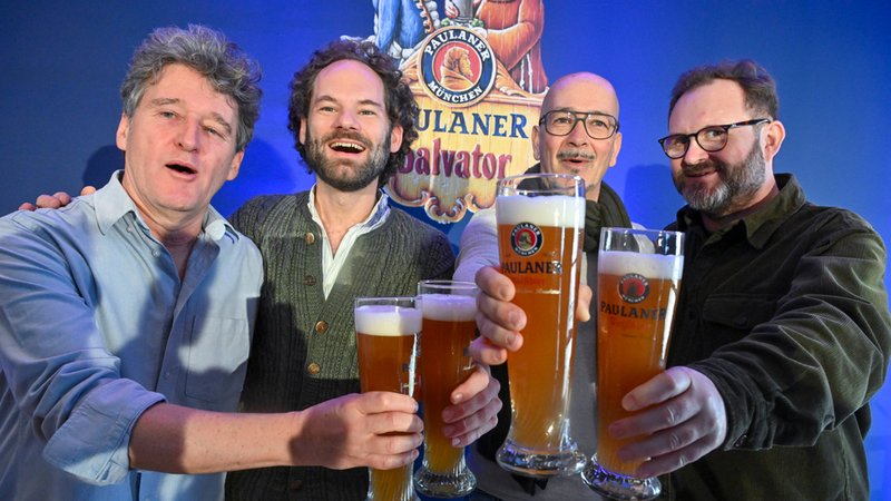 Pressekonferenz zur Salvator-Probe 2025 am Nockherberg | Bild: dpa-Bildfunk/Peter Kneffel Pressekonferenz zur Salvator-Probe 2025 am Nockherberg