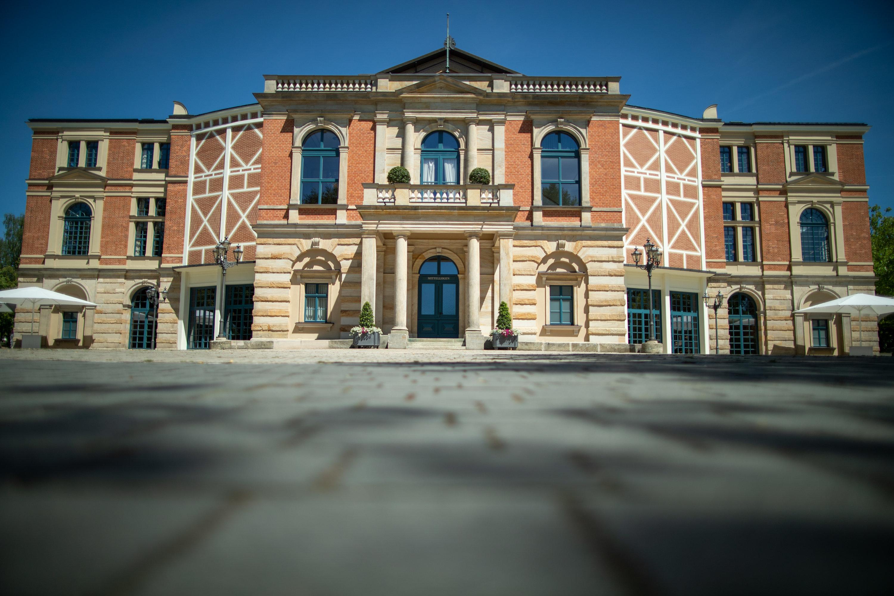 Das Richard-Wagner-Festspielhaus in Bayreuth. | Bild:dpa-Bildfunk/Daniel Karmann